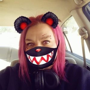 Meet your Posher, Crystal